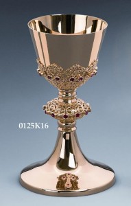 Kielich mszalny gęsto zdobiony kamieniami