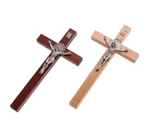 Krzyż Benedyktyński drewniany