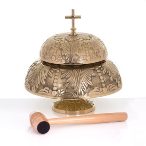 Gong zdobiony mosiężny z drewnianym młotekiem