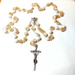 Różaniec szklany złoto-biały