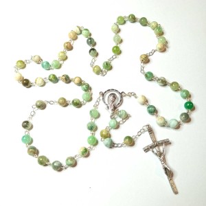 Różaniec  kamień naturalny feniks