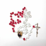 Różaniec szklany czerwono-transparentny