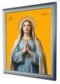 Wizerunek Matki Bożej Bolesnej ze wzrokiem skierowanym ku niebu, przedstawiający Maryję pogrążoną w modlitwie.